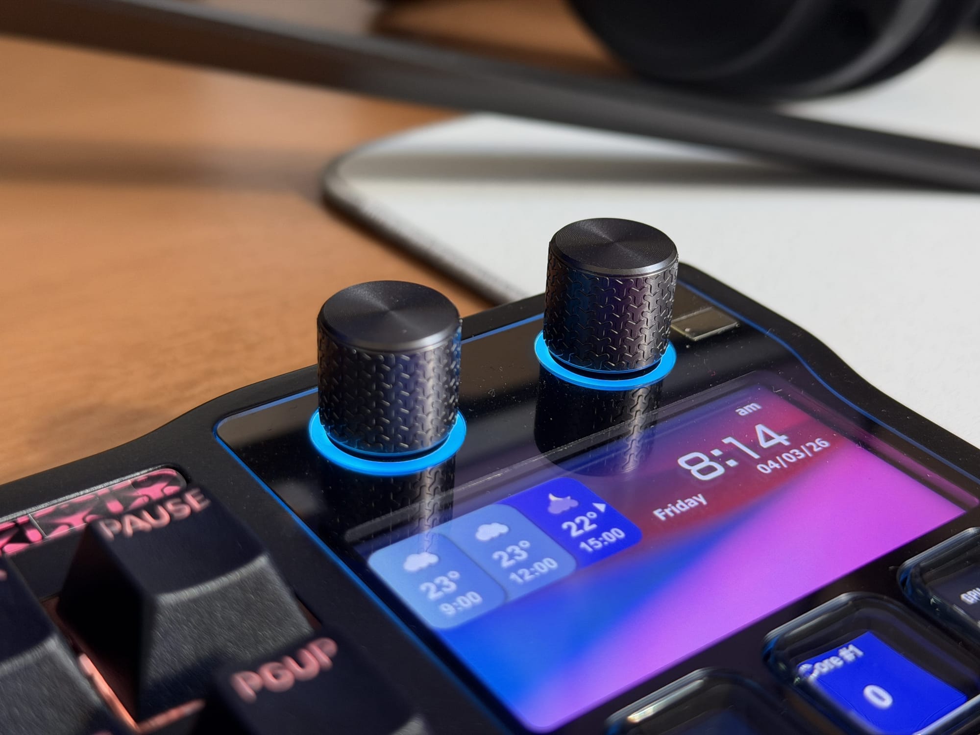 Close-up of control knobs and display on the Corsair Galleon 100 SD.