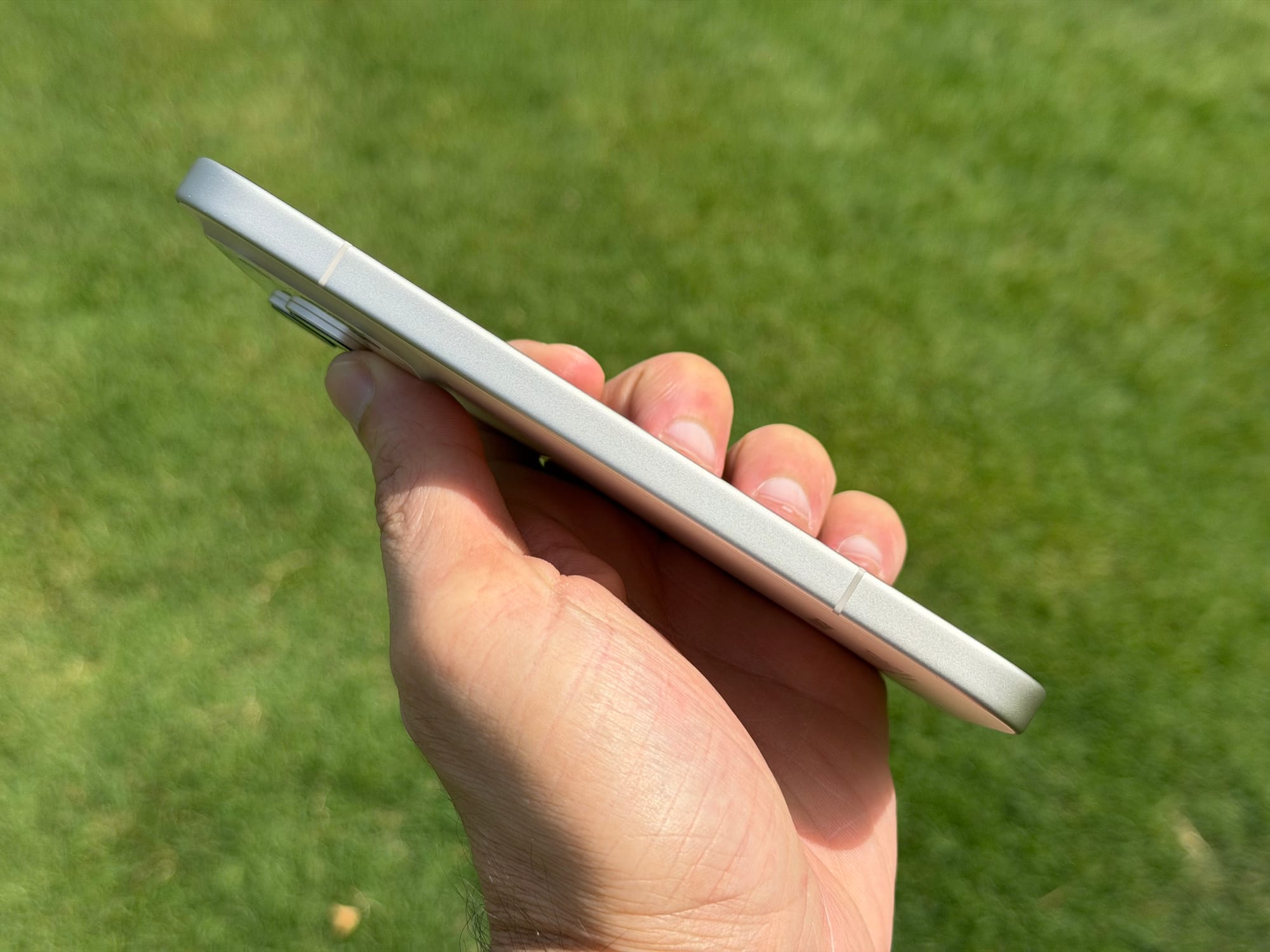 Alternative side view of the Honor 600 Pro emphasizing its sleek design.
