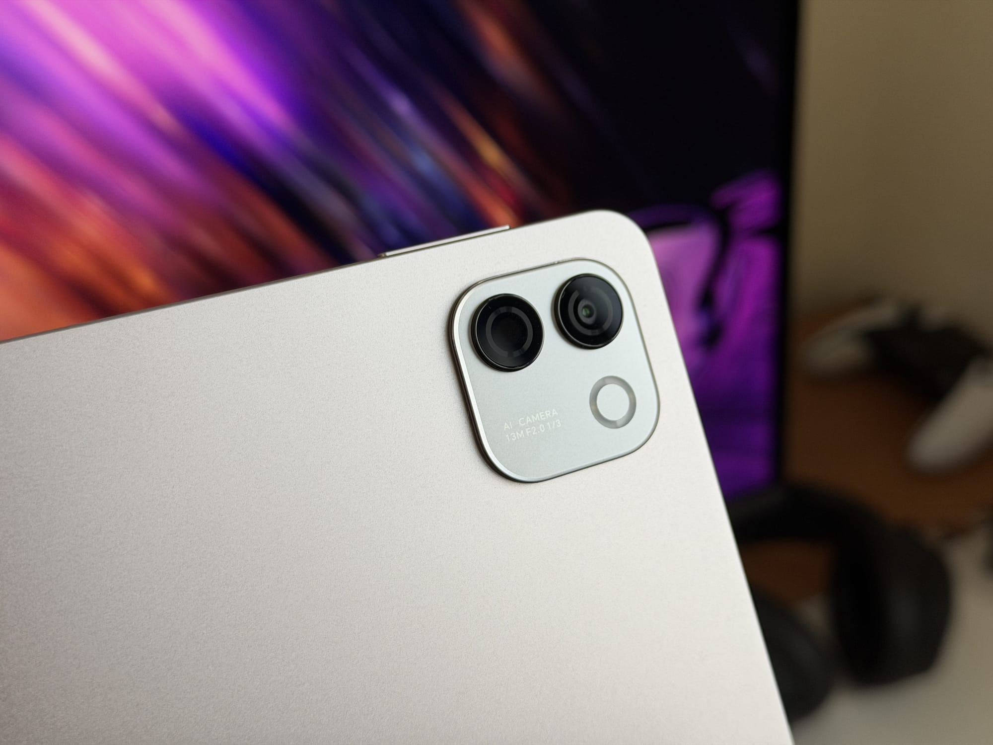 Close-up of camera module on the back of Honor MagicPad 4.