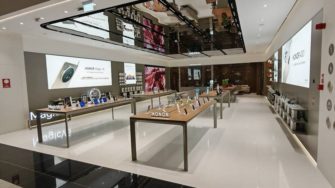 Honor Opens New Flagship Experience Store in Abu Dhabi