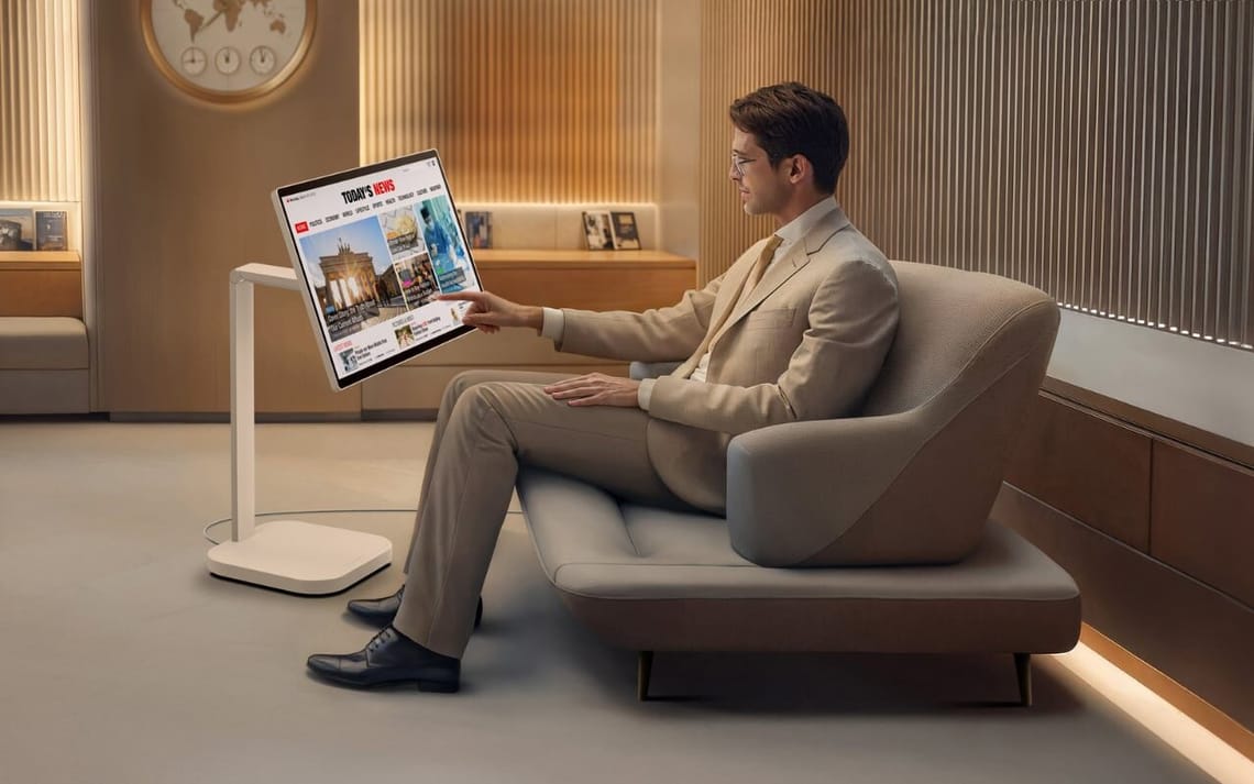 LG Smart Monitor Swing Arrives in UAE- 32″ 4K Touchscreen with Flexible Stand