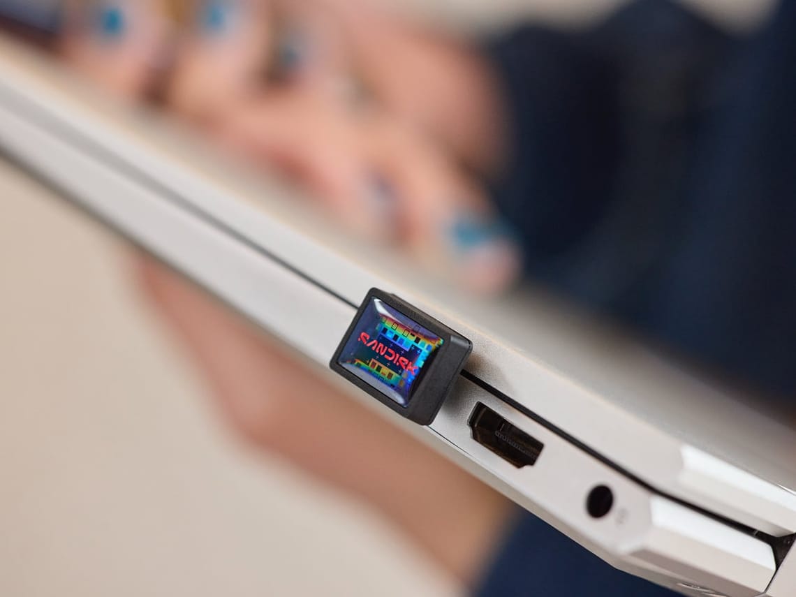 Sandisk made a 1TB USB-C drive so small you’ll forget it’s plugged in