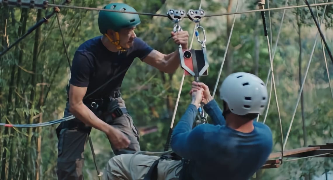 HONOR Magic V6 Becomes First Foldable Phone with IP68 and IP69 Protection