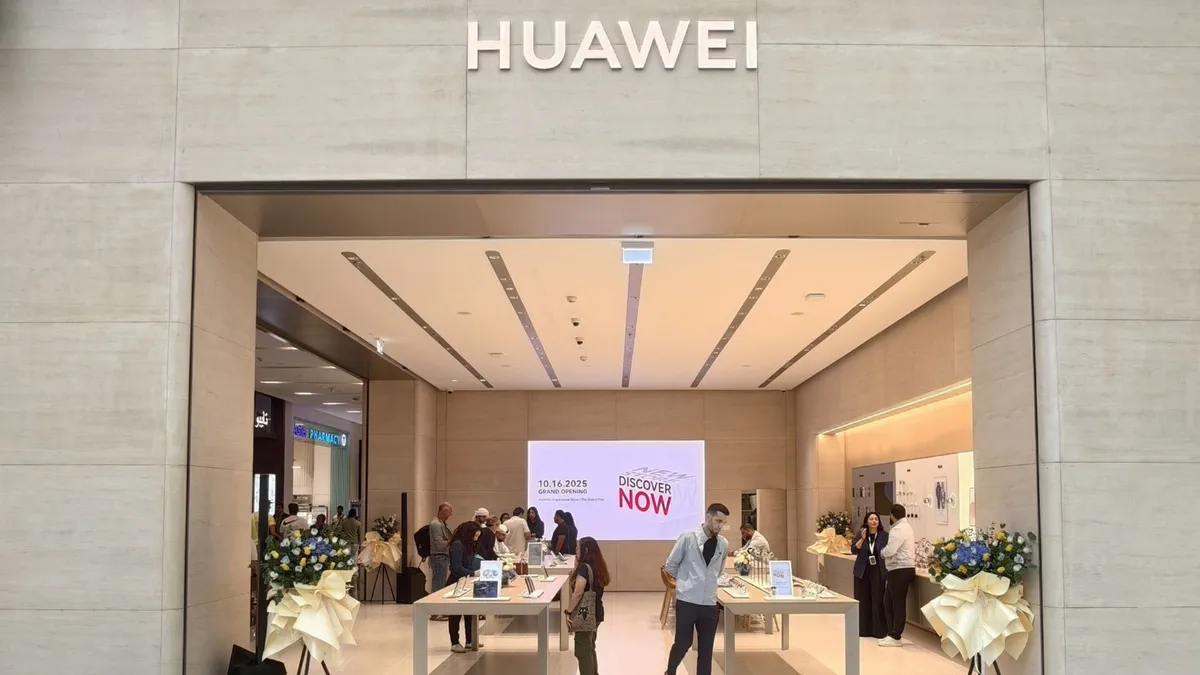 Huawei Reopens Dubai Mall Store with New Deals and Offers