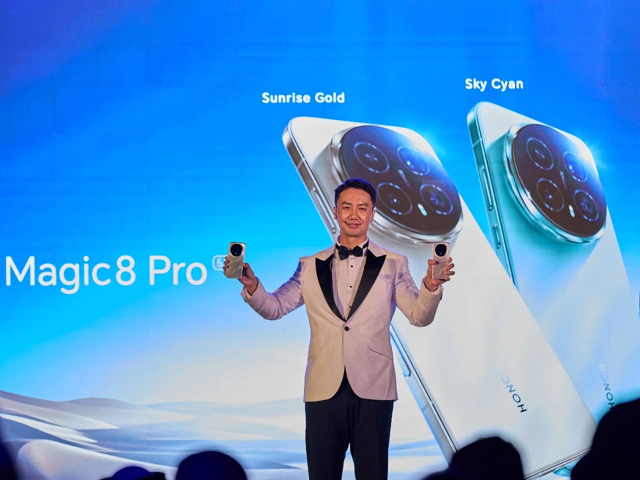 Honor Magic8 Pro Brings 200MP Night Zoom and 5.5G to the UAE