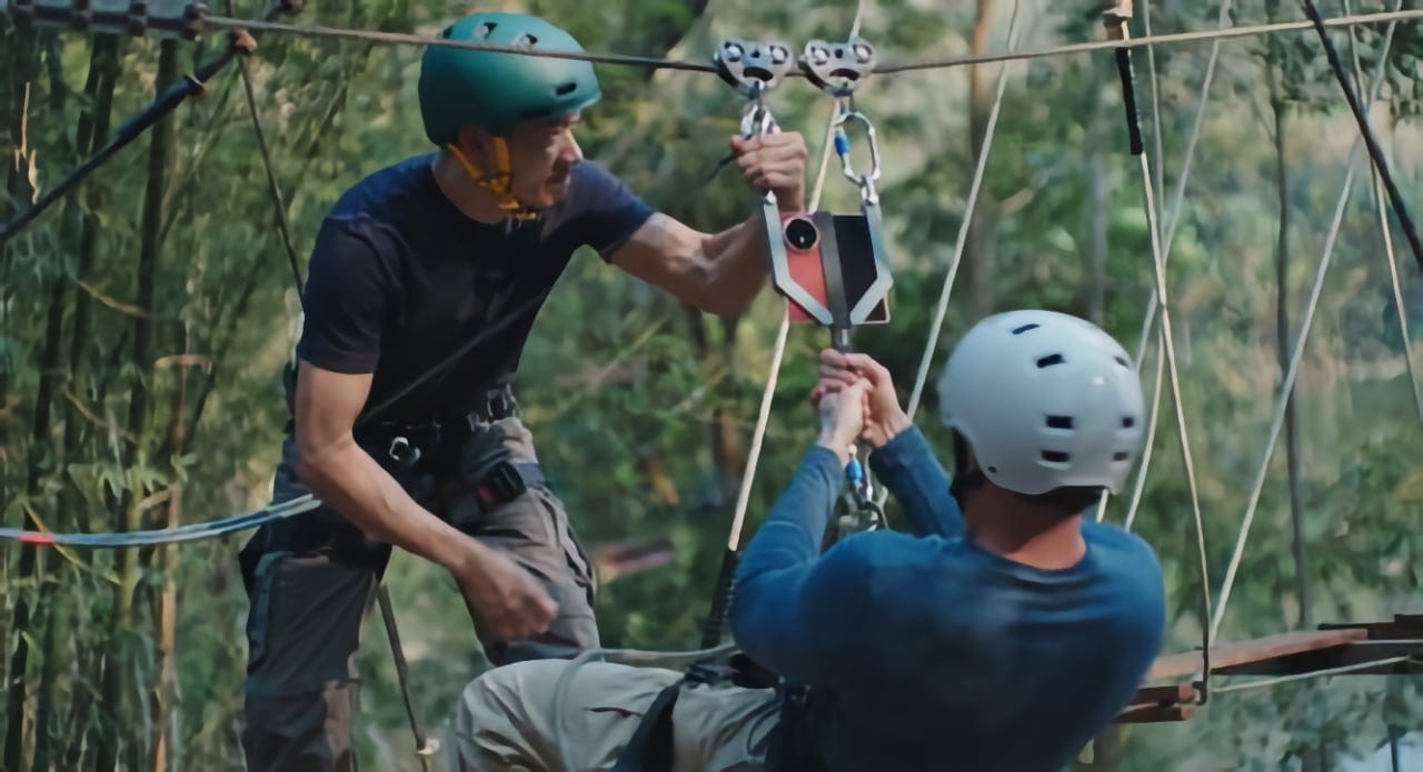 HONOR Magic V6 Becomes First Foldable Phone with IP68 and IP69 Protection