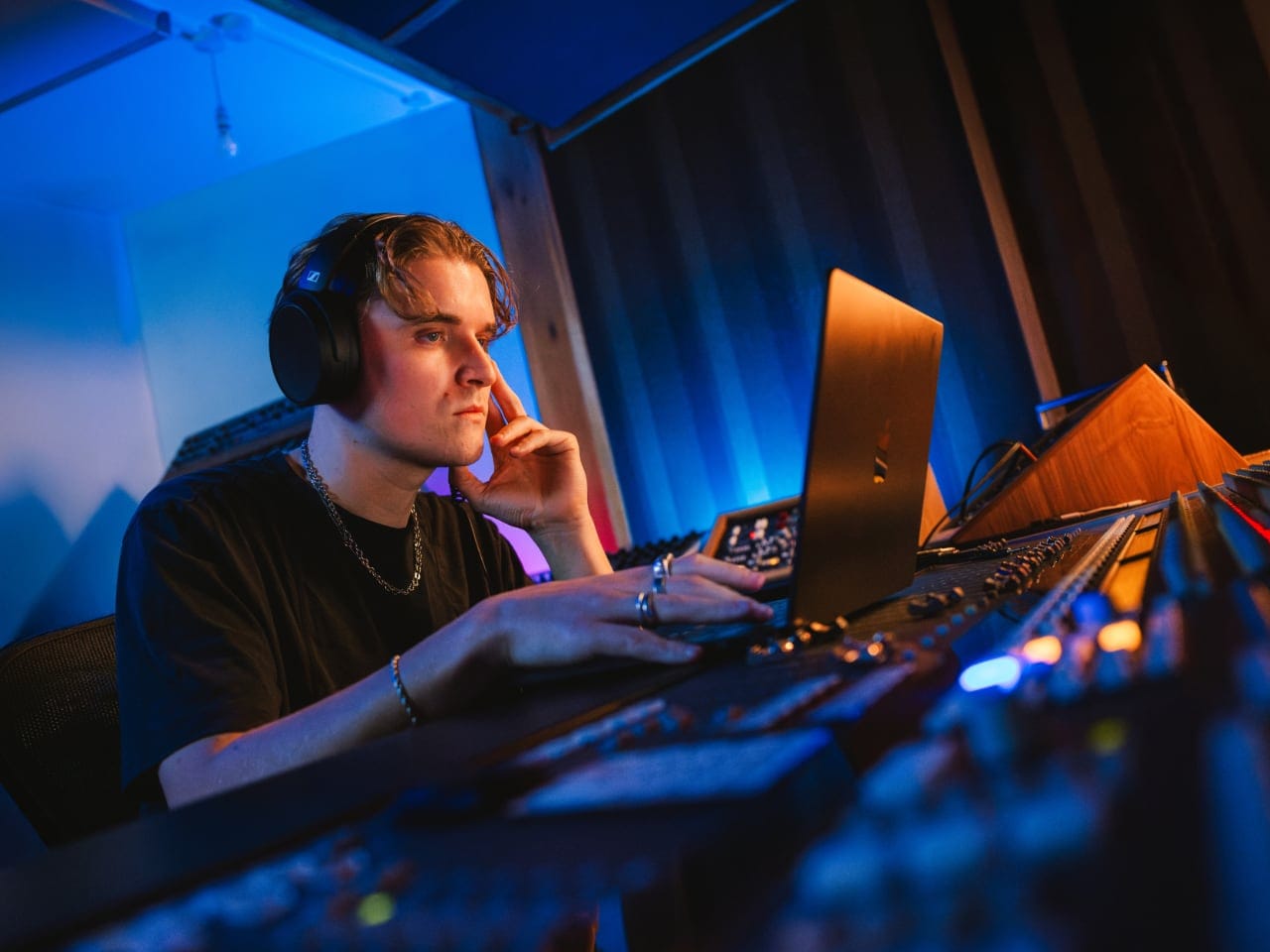 Sennheiser HD 480 PRO lands in UAE with Dhs 1,549 price tag