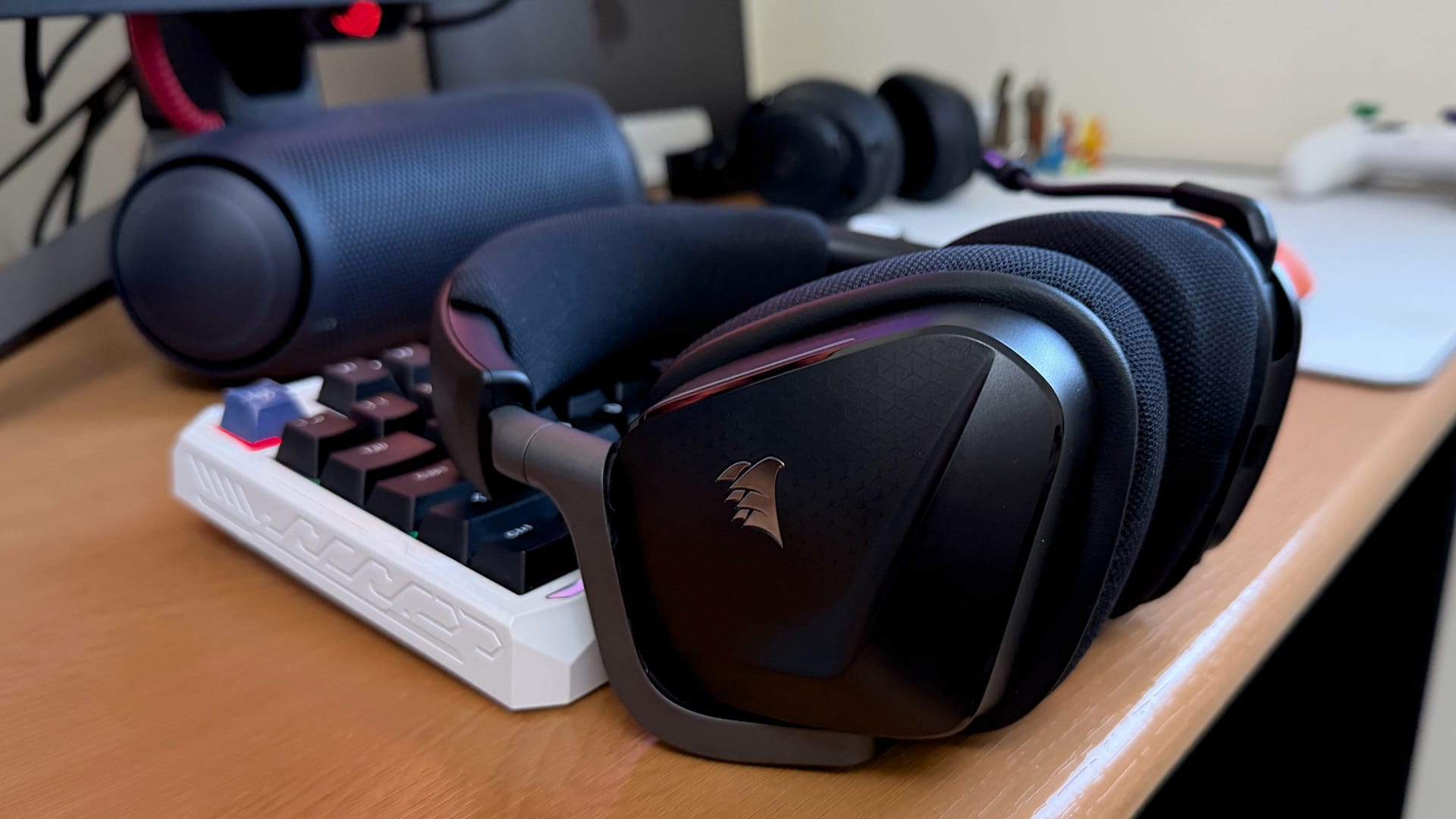 Corsair Void v2 MAX Wireless Review: Disappointing Audio in an Otherwise Good Headset