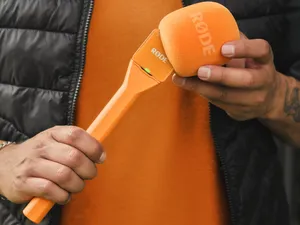 Clip, click, ask: Interview GO makes wireless interviews easy