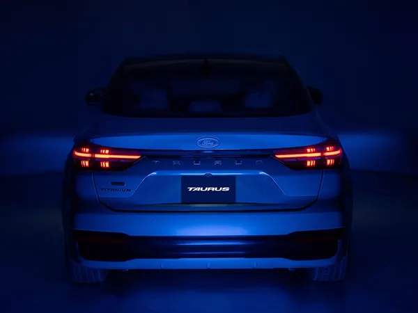 New Ford Taurus: bigger screen, hybrid option, GCC first look
