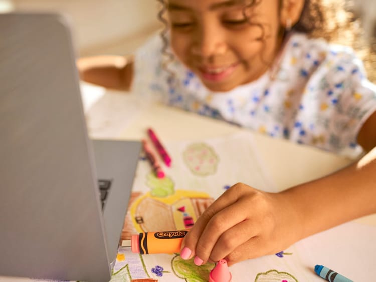 Sandisk x Crayola: cute USB-C sticks in school-bag colours