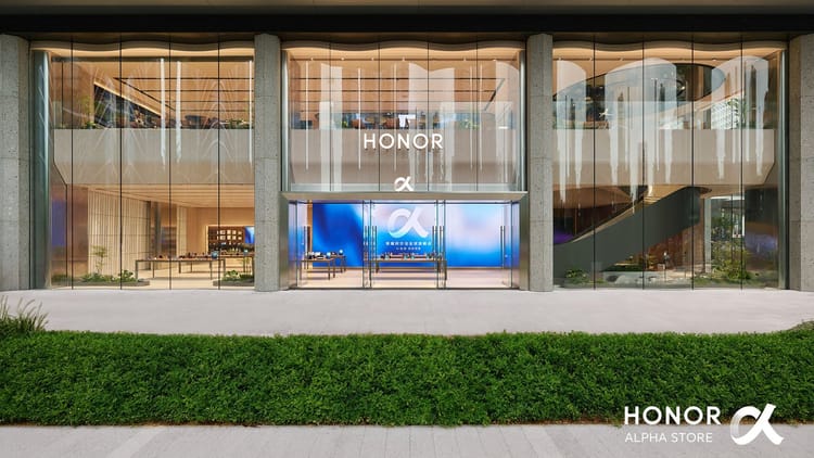 Inside HONOR’s New “AI Smart Living” Store - And the Wild YOYO Demo