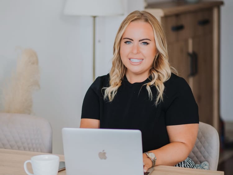 Scammed, Pregnant, Still Building: How Annie Stacey Rebuilt Reloved in the UAE