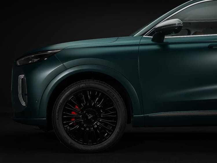 Chery’s Tiggo 9 Bold Edition Is All Black, All Drama, Zero Subtlety