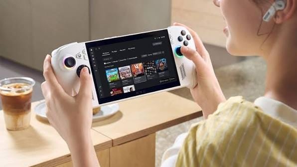Xbox Handheld logo spotted on official Microsoft game pages