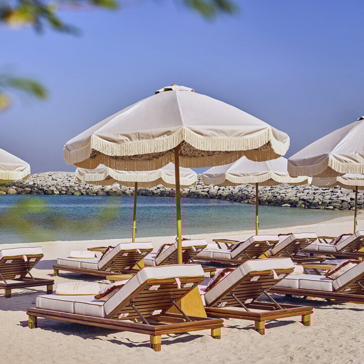 J1 Beach Dubai: The Ultimate Guide to Restaurants, Beach Clubs, and Pools