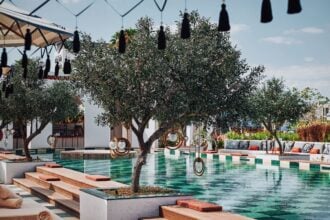 J1 Beach Dubai: The Ultimate Guide to Restaurants, Beach Clubs, and Pools