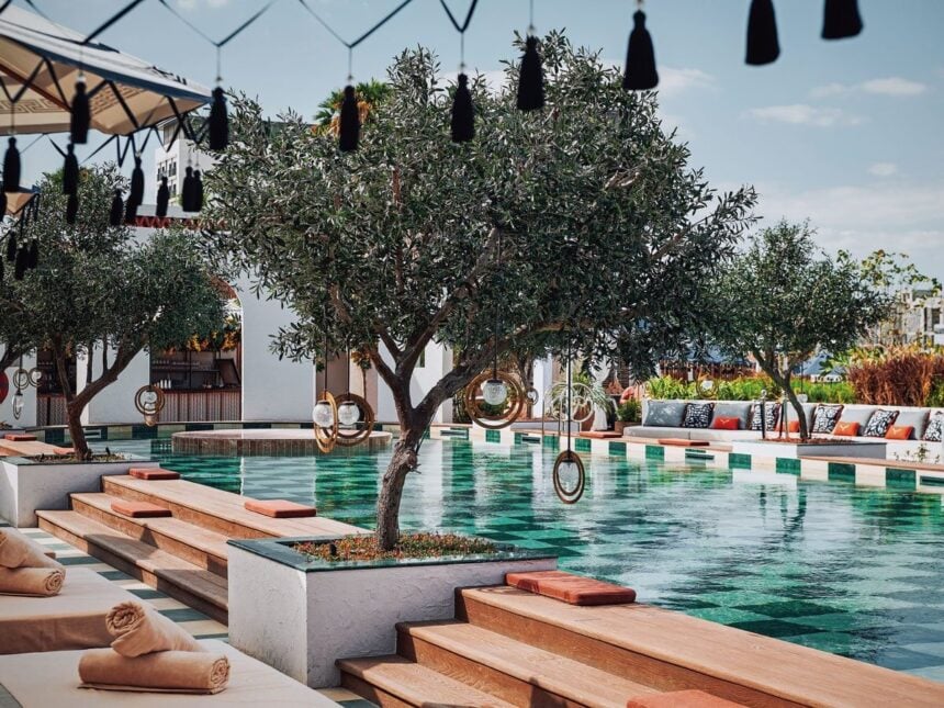 J1 Beach Dubai: The Ultimate Guide to Restaurants, Beach Clubs, and Pools
