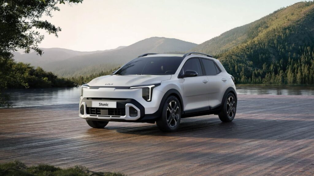 New Kia Stonic: bigger screens, smarter safety, same compact footprint