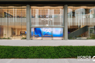Inside HONOR’s New “AI Smart Living” Store - And the Wild YOYO Demo
