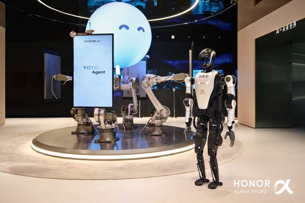 Inside HONOR’s New “AI Smart Living” Store - And the Wild YOYO Demo