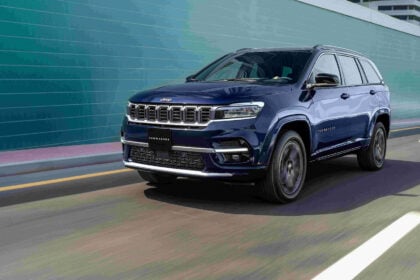 Jeep Commander Lands in the Middle East: 7-seat 4x4