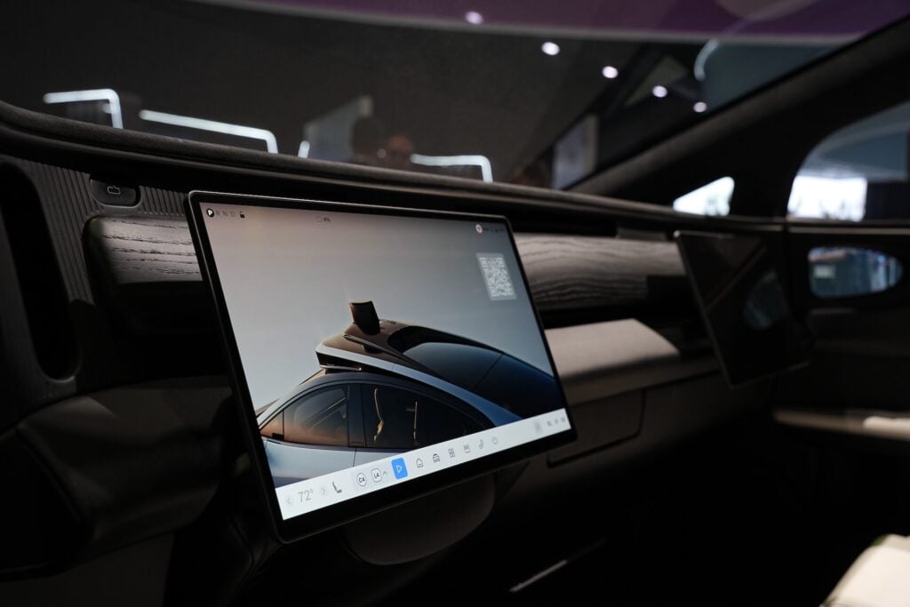 Dubai Gets the First L4 Robocar You Can Actually Own 2 Dubai Gets the First L4 Robocar You Can Actually Own