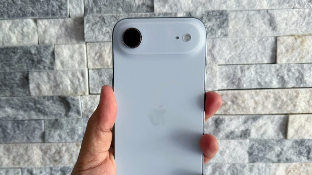 iPhone Air Review: Apple Changed the Game. Again 5 iPhone Air Review: Apple Changed the Game. Again