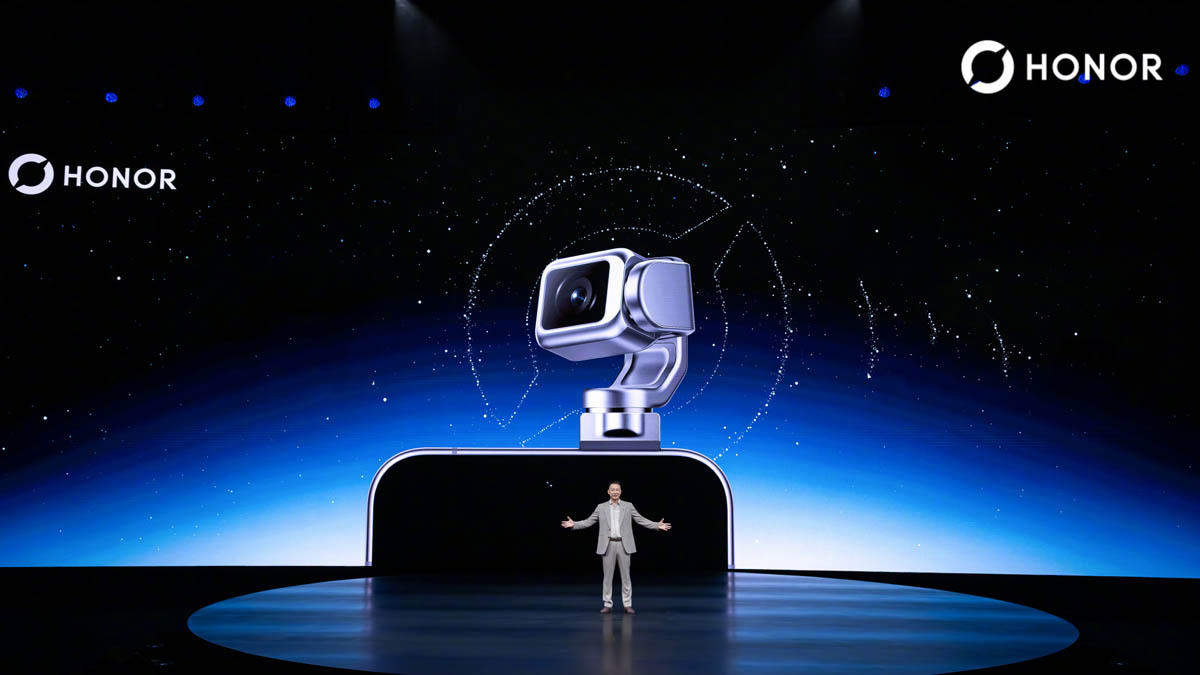 HONOR's CEO unveils the Robot Phone's gimbal camera on stage at the 12 August launch event