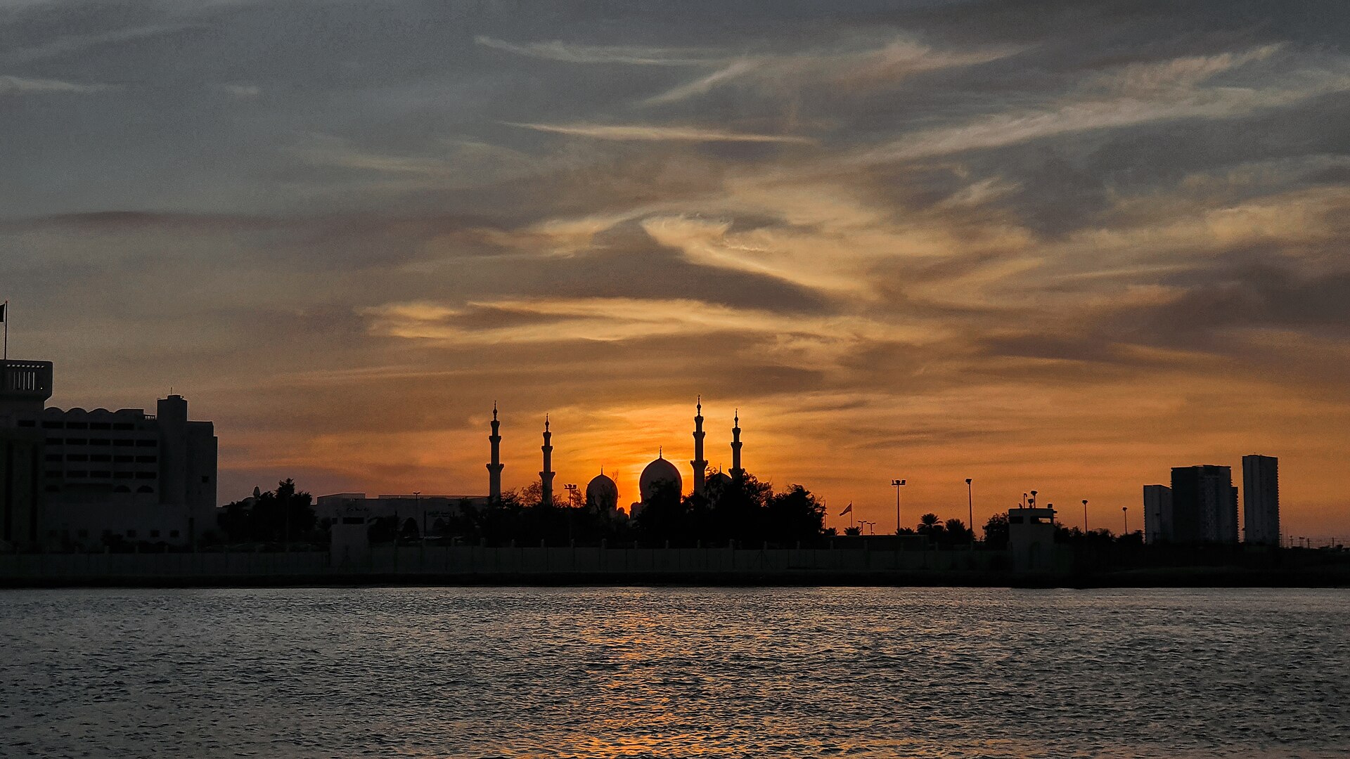 Things to Do in Abu Dhabi: 15 Attractions, From Free to Ferrari