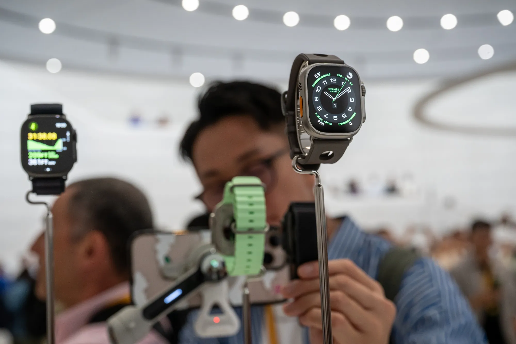 Apple Exploring Apple Watch Shakeup Amid New Wearables Era