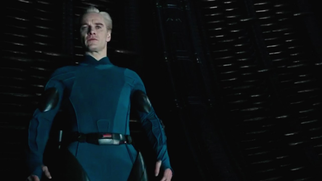 Michael Fassbender as the android David in a teal jumpsuit in Alien: Covenant