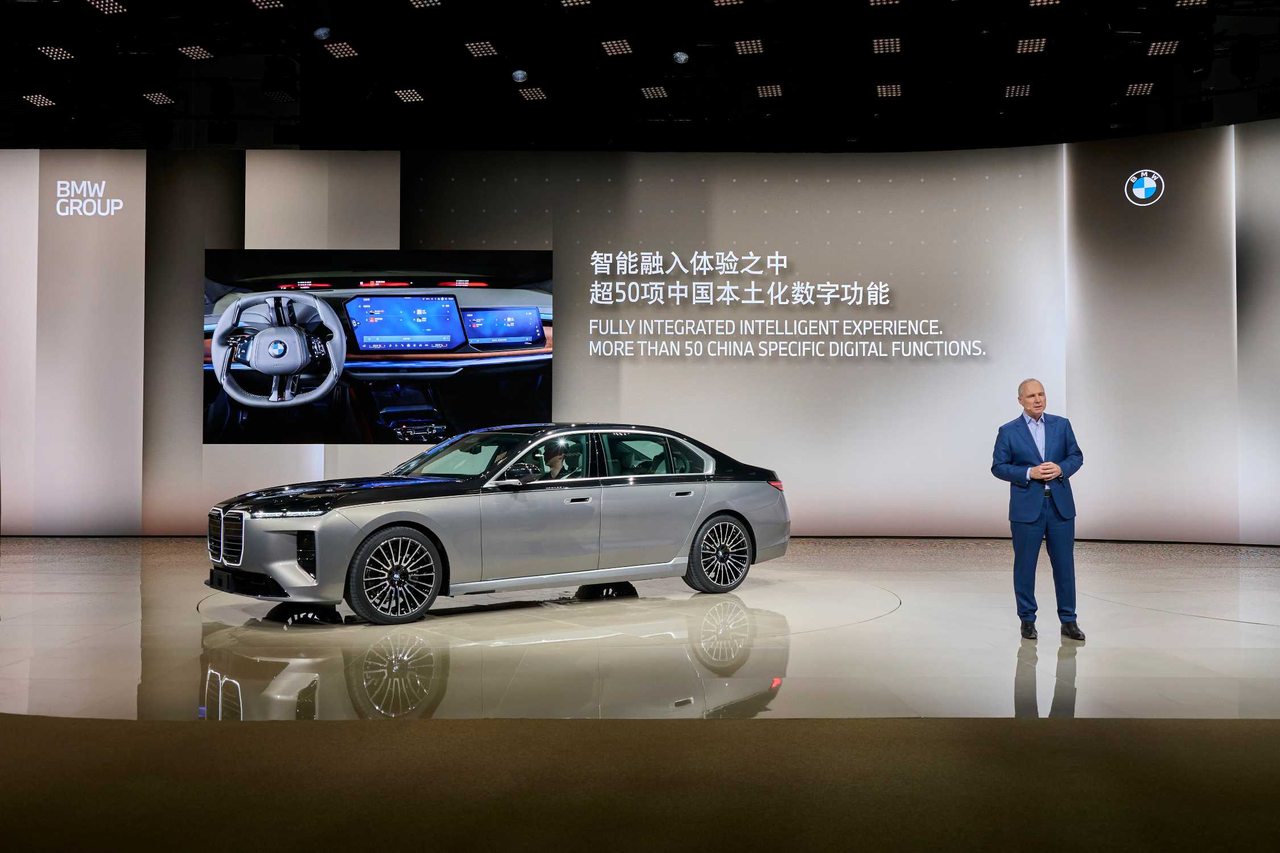 New BMW 7 Series Neue Klasse exterior front three-quarter view
