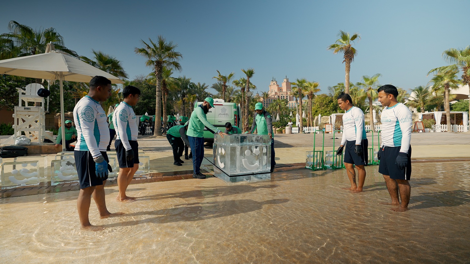 Farizon electric van carries a 690kg ice block across Dubai