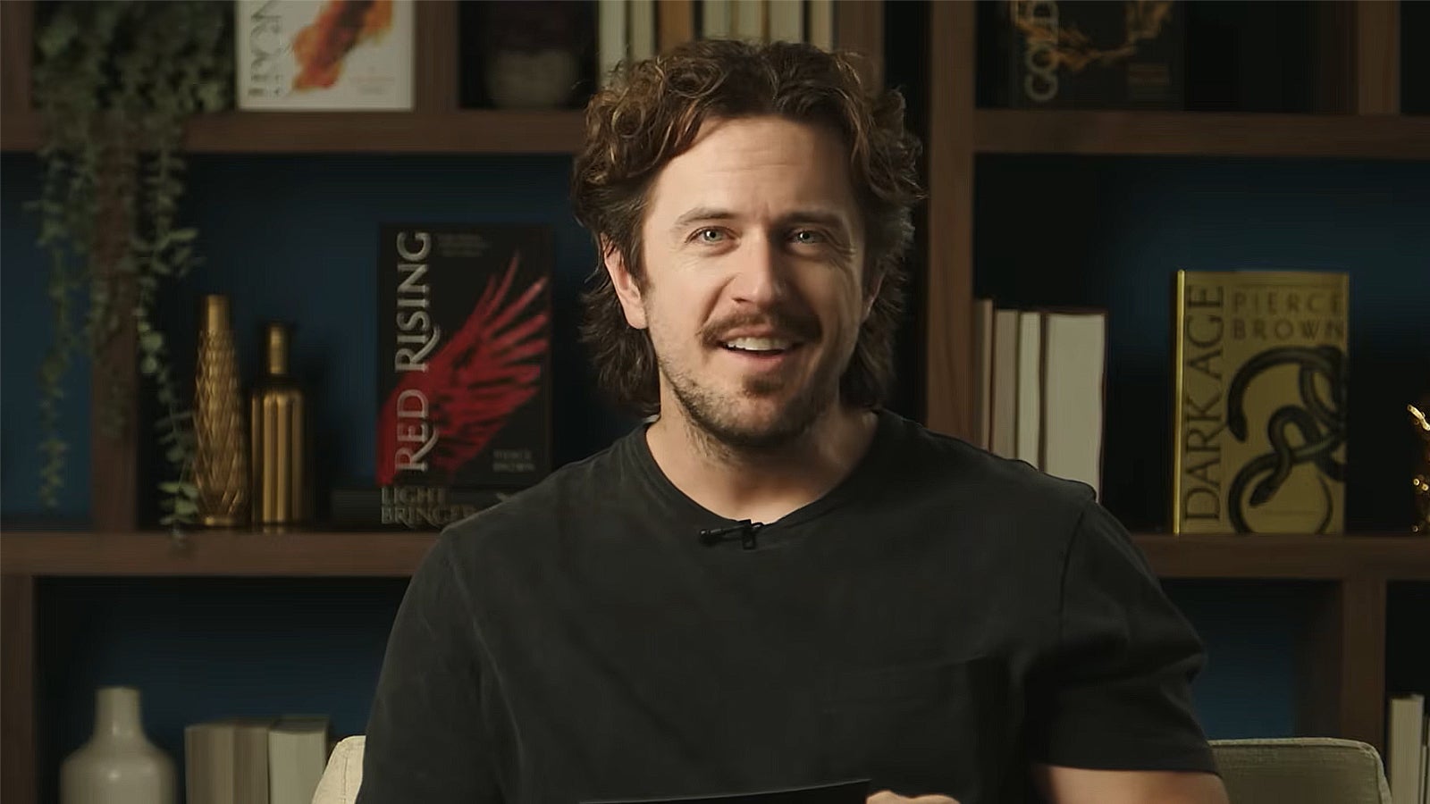 Red Rising Movie Is Happening at Paramount With Hunger Games Director Francis Lawrence