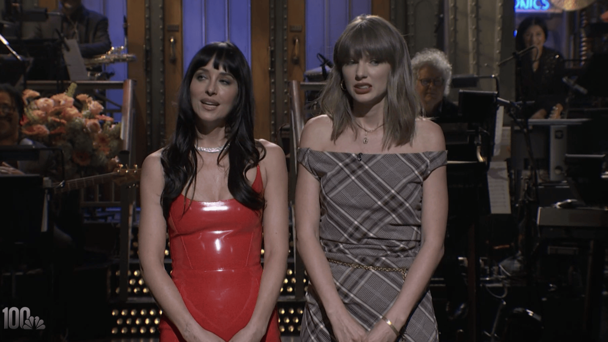 Taylor Swift and Dakota Johnson on the SNL stage during their Oct 3 episode